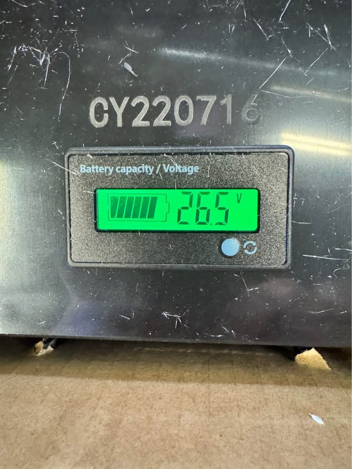 24 Volt LiFePO4 Battery, 100 Ah (2.56kWh)